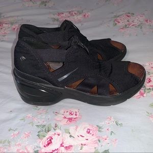 B ZEES zipped Sandals